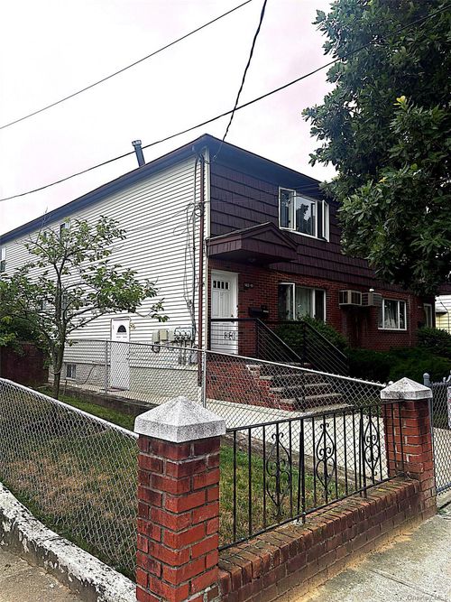 142-11 254th St, Rosedale, NY, 11422-2515 | Card Image