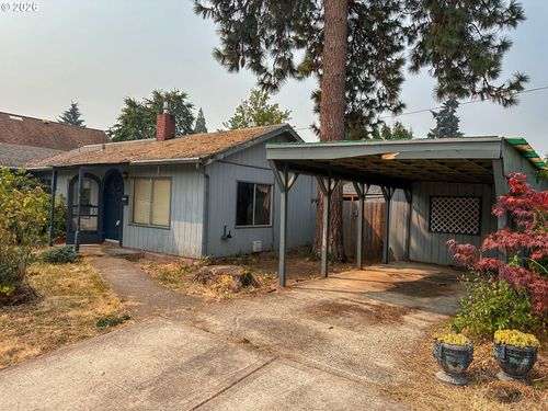 205 W Clarendon St, Gladstone, OR, 97027-2336 | Card Image
