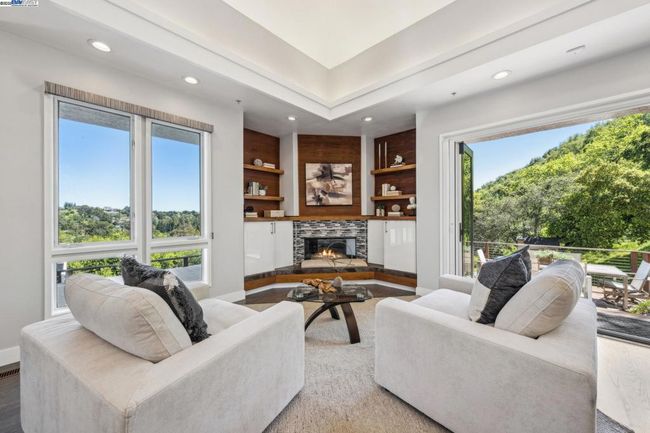 Sitting area | Image 22