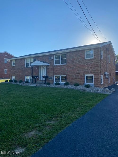 apt-10-402 Caroline Ave, Hubbard, OH, 44425-1578 | Card Image
