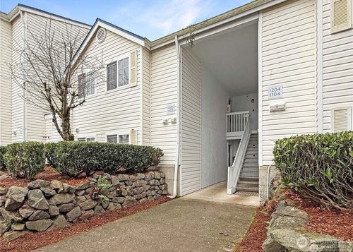 i-203-11002 Se Petrovitsky Rd, Renton, WA, 98055-5637 | Card Image