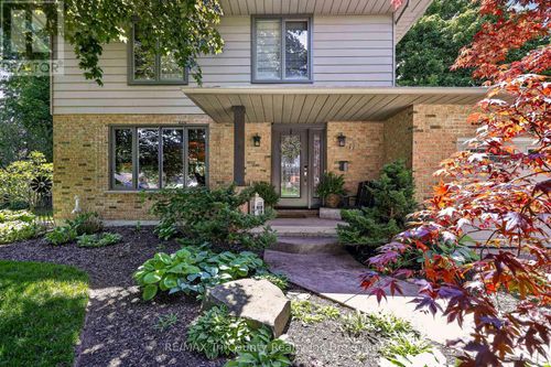 11 Adams Ave, Tillsonburg, ON, N4G4X3 | Card Image