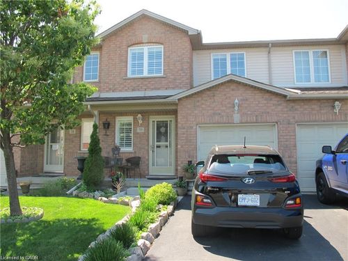59-800 Paramount Dr, Stoney Creek, ON, L8J3V8 | Card Image