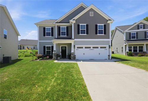 7458 Buckview Ct, Kernersville, NC, 27284-6862 | Card Image