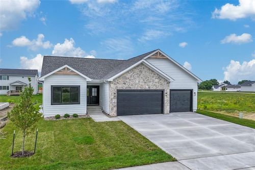 140 Nw Crabtree Ln, Waukee, IA, 50263-4506 | Card Image