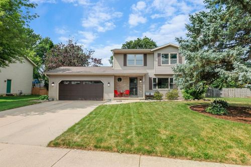 489 Cherry Wood Drive, OREGON, WI, 53575 | Card Image
