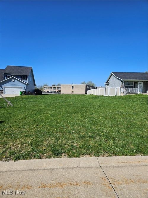 377 Hubbell Cir, Bedford, OH, 44146-2265 | Card Image