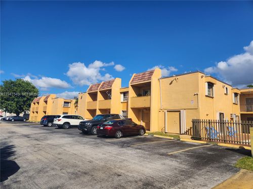 apt-228-8990 Sw 24th St, Miami, FL, 33165-2069 | Card Image
