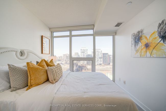 1205 - 80 Queens Wharf Rd, Condo with 1 bedrooms, 1 bathrooms and 1 parking in Toronto ON | Image 8