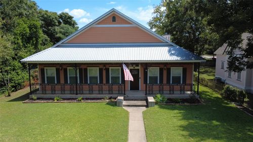602 Garwood St, Smithville, TX, 78957-1511 | Card Image