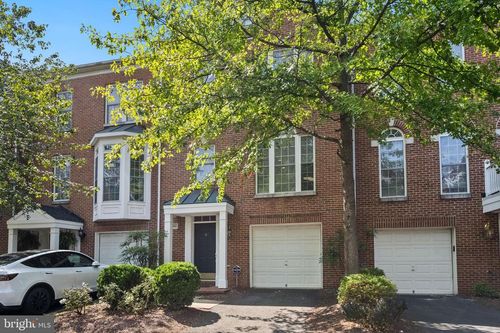 4284 Park Green Ct, FAIRFAX, VA, 22030-8512 | Card Image