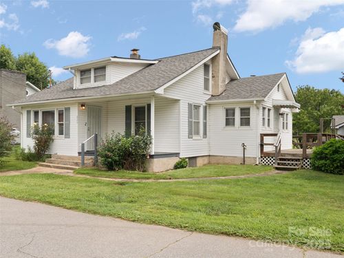426 Sunset Cir, Canton, NC, 28716-3758 | Card Image