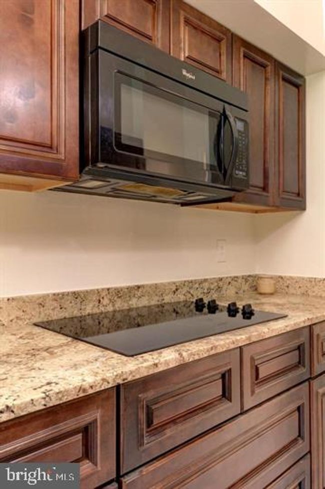6667 Mclean Dr, Townhouse with 3 bedrooms, 4 bathrooms and null parking in Mclean VA | Image 9