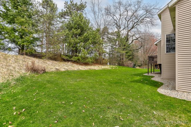 5-web-or-mls-3022-jamesway-ave | Image 45