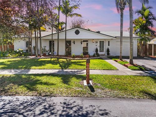 9000 Sw 184th Ter, Cutler Bay, FL, 33157-7064 | Card Image