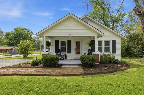 208 W South St, Greenbrier, TN, 37073-5200 | Card Image
