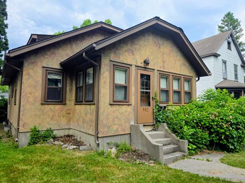 902 7th St, International Falls, MN, 56649-2511 | Card Image