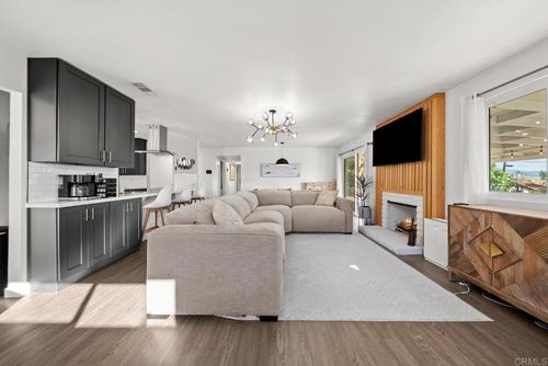 1705 Canyon Rd, Spring Valley, CA, 91977-3934 | Card Image