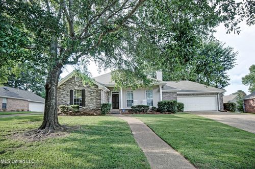 215 Moss Valley Dr, Brandon, MS, 39042-3646 | Card Image