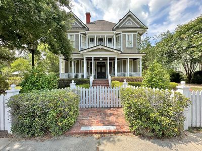 418 River Street, House other with 5 bedrooms, 3 bathrooms and null parking in Valdosta GA | Image 2