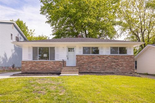 14936 Janice Dr, Maple Heights, OH, 44137-4132 | Card Image