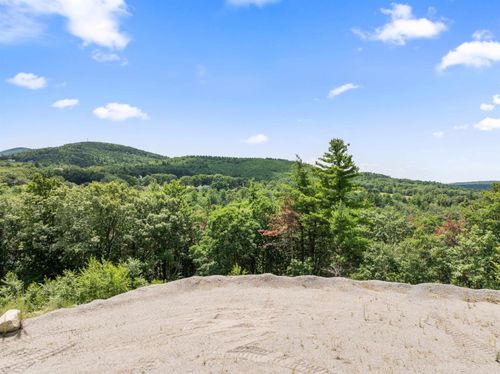 40 Foxglove Rd, Gilford, NH, 03249-7422 | Card Image