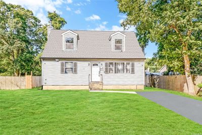 6 Bogota Road, House other with 4 bedrooms, 2 bathrooms and null parking in Mastic Beach NY | Image 1