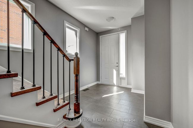 136 Vittorio De Luca Dr, House attached with 4 bedrooms, 3 bathrooms and 1 parking in Vaughan ON | Image 5