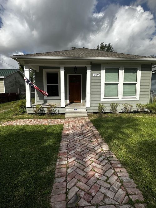 309 Carol St, West Orange, TX, 77630-5416 | Card Image