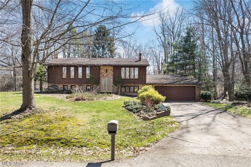 3586 Leafland St Nw, Uniontown, OH, 44685-9164 | Card Image