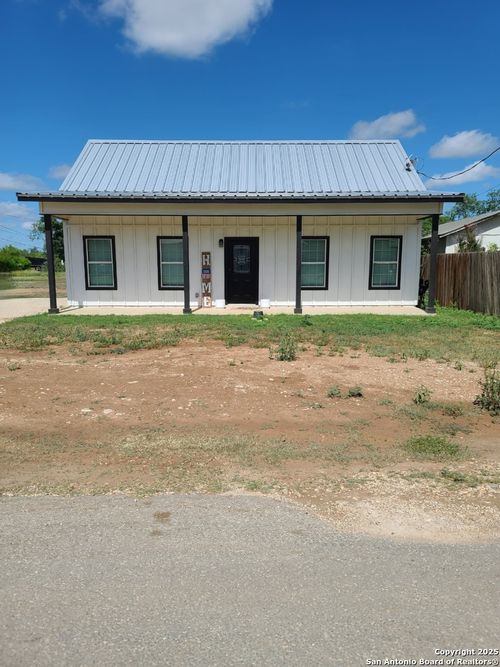 301 Pickford St, Sabinal, TX, 78881 | Card Image