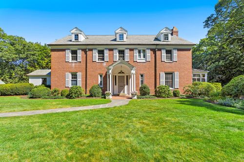 8 Oakmount Cir, Lexington, MA, 02420-3615 | Card Image