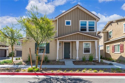 17016 Zion Dr, Canyon Country, CA, 91387-8808 | Card Image