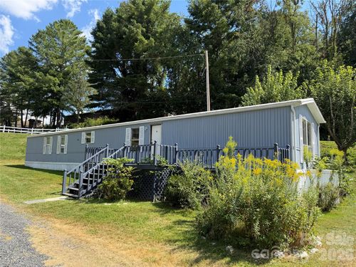 18 Wheeler Hills Rd, Burnsville, NC, 28714-8403 | Card Image