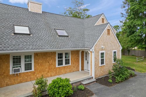 apt-2-176 Palmer Ave, Falmouth, MA, 02540-4806 | Card Image