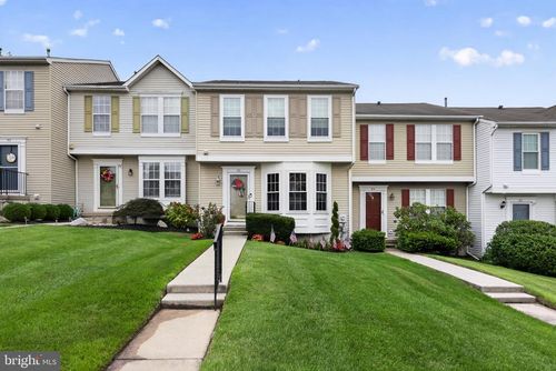 81 Pebble Ln, BLACKWOOD, NJ, 08012-5582 | Card Image
