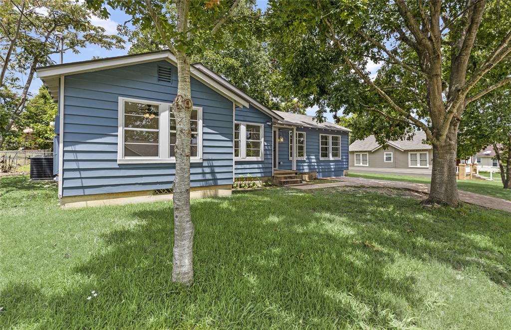 Marjorie St, Brenham, TX 77833