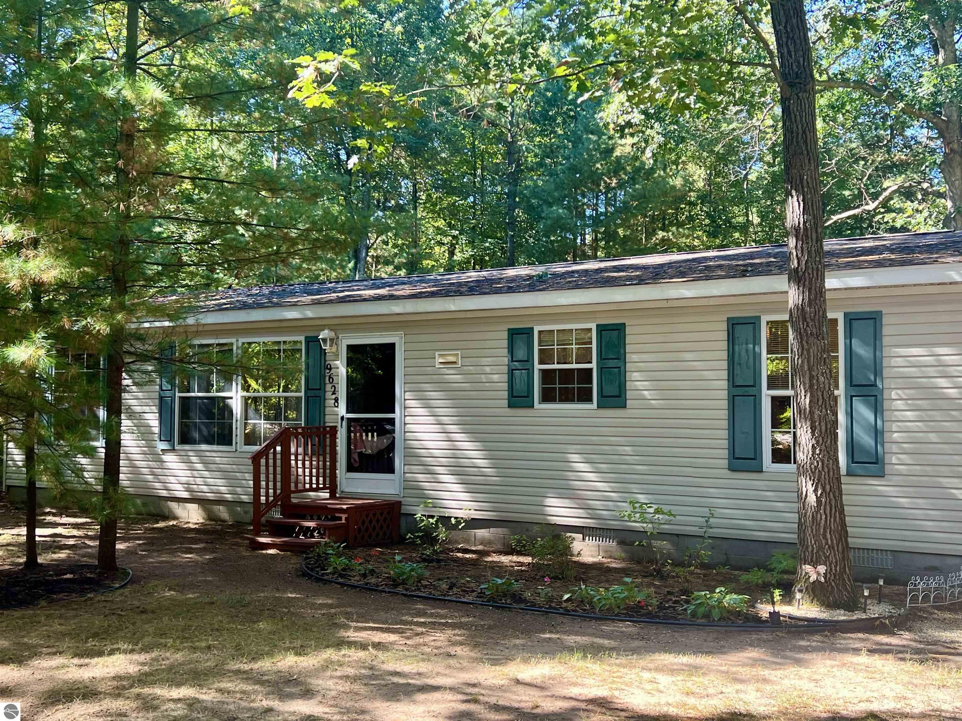 Pine Circle Dr, Rapid City, MI 49676