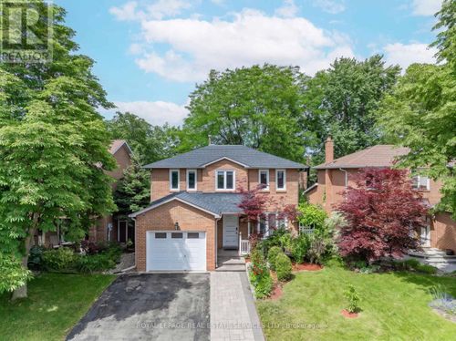 147 Speyside Dr, Oakville, ON, L6L5Y1 | Card Image