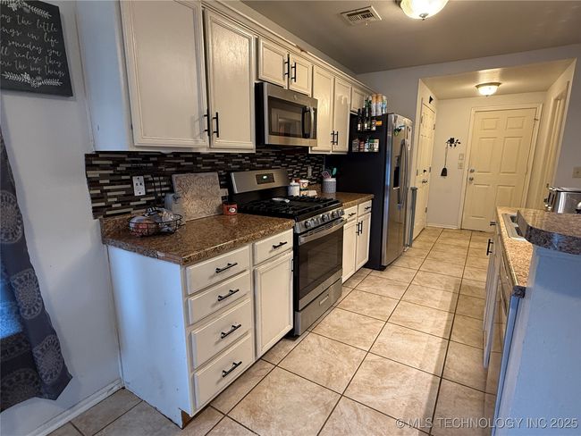 2015 Harriman Cir, House other with 4 bedrooms, 2 bathrooms and null parking in Bartlesville OK | Image 9