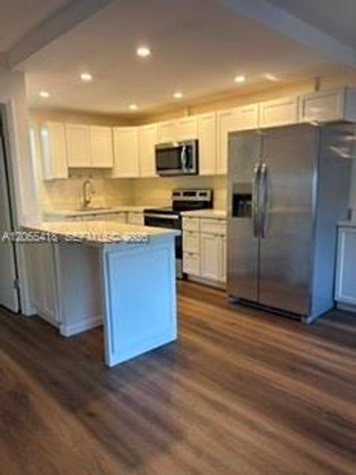 2-22 Se 3rd Ter, Dania Beach, FL, 33004-4157 | Card Image