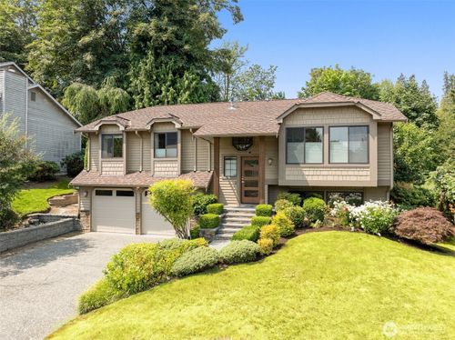 10821 181st Avenue Ne, Redmond, WA, 98052 | Card Image