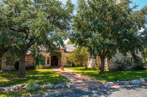 13831 Texas Highway 127, Sabinal, TX, 78881-5027 | Card Image