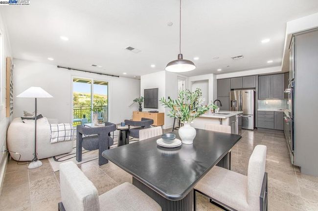 7018 Stags Leap Ln, Condo with 2 bedrooms, 3 bathrooms and 2 parking in Dublin CA | Image 16