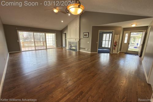 39472 Village Run Dr, Northville, MI, 48168-3464 | Card Image