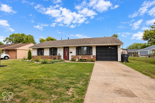 1021 Eastlawn Dr, New Whiteland, IN, 46184-1011 | Card Image