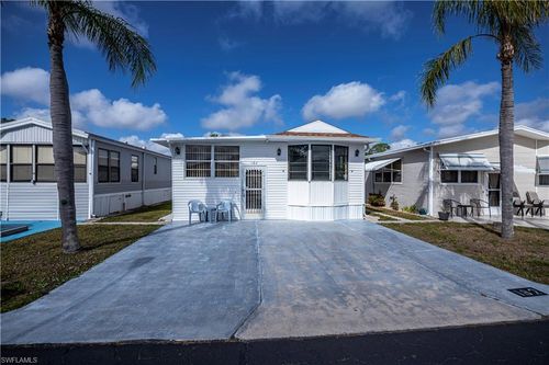182 Caravan Cir, NORTH FORT MYERS, FL, 33903-7320 | Card Image