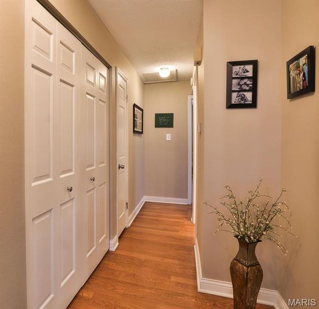 APT-4 - 917 Claytonbrook Dr, Condo with 2 bedrooms, 2 bathrooms and 2 parking in Ballwin MO | Image 13