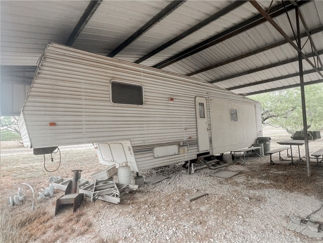 156 Naylor Rd, House attached with 4 bedrooms, 3 bathrooms and null parking in Calliham TX | Image 4