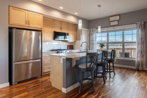 1201-32 Horseshoe Cres, Cochrane, AB, T4C2P4 | Card Image